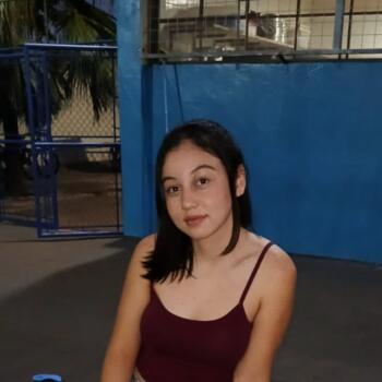 Babá em Barrinha: Caroliny