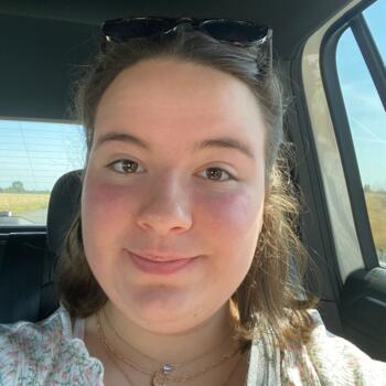 Babysitter in Obourg: Célia