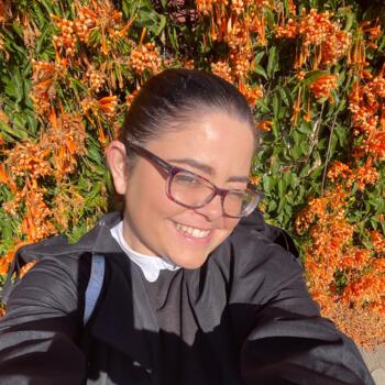 Babysitter in Funchal: Stephanie Mendes Ferreira