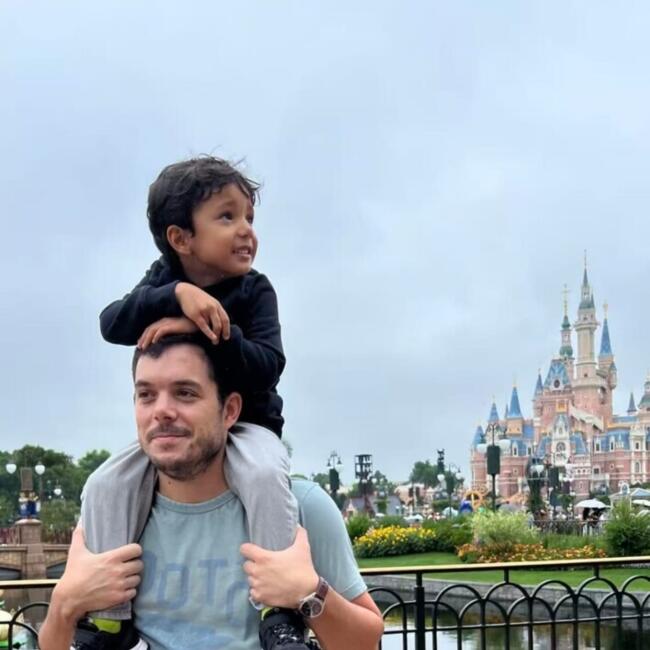 Babysitting job in Singapore: Ruben