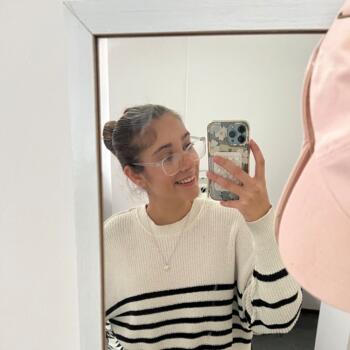 Babysitter in Edenvale: Amy