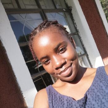 Babysitter Nairobi: Lovorne