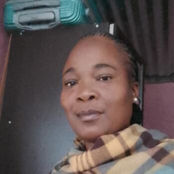 Babysitter in Soweto: Mimoza