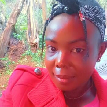 Babysitter Nairobi: Naomi