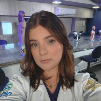 Babá Feira de Santana: Yasmin