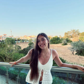 Babysitter in Porto: Iara