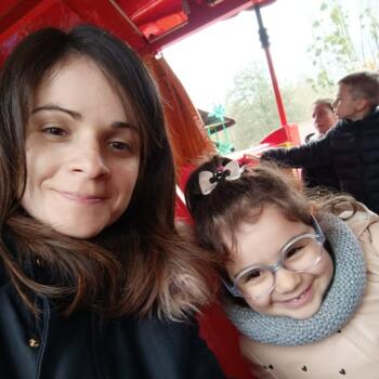 Babysitter Mézières-sur-Seine: Adeline
