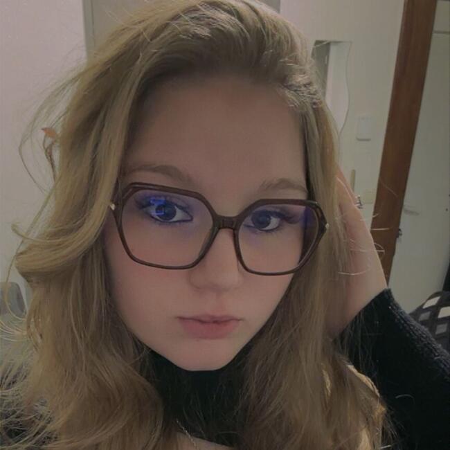 Babysitter in Quévy-le-Grand: Sophie