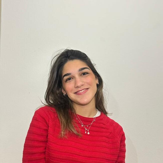 Babysitter in Sintra: Lara