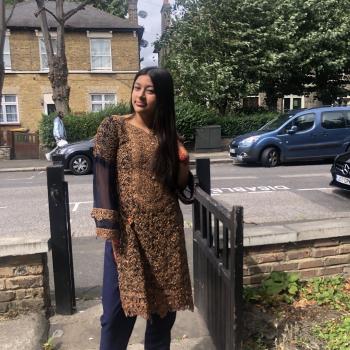 Babysitter London: Zara