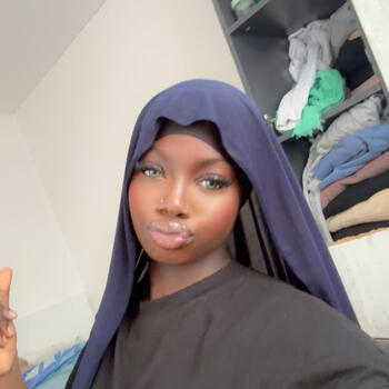 Babysitter in Nanterre: Assa