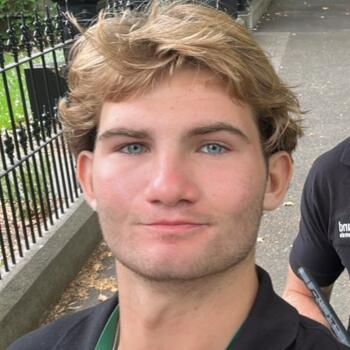 Babysitter in Farnham: Cassian