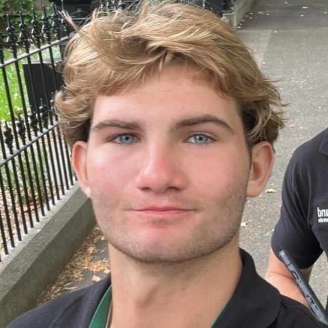 Babysitter in Farnham: Cassian