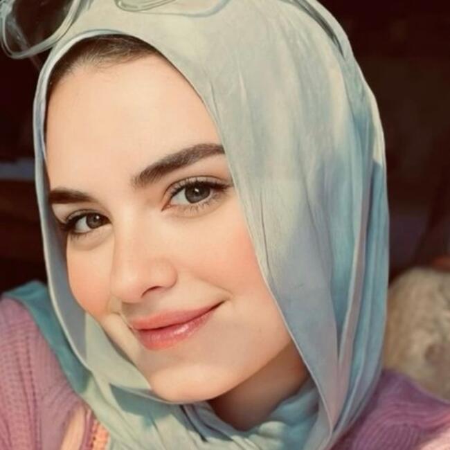 وظيفة جليسة أطفال في أبوظبي: Chaimae