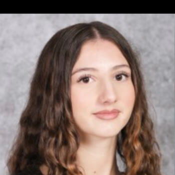 Babysitter in Paris: Charlotte