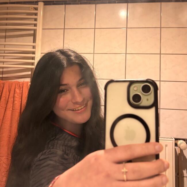 Babysitter in Niedervisse: Justine