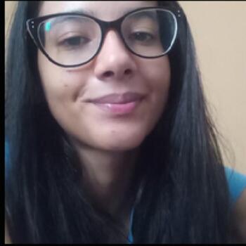Babysitter in Praia Grande: Maria