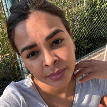 Babysitter Campinas: Leticia
