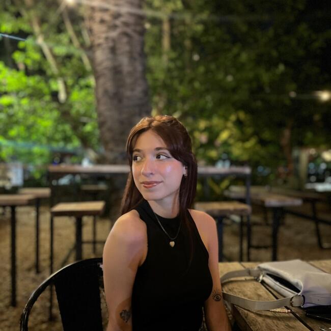 Niñera en San Isidro: Leila