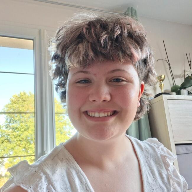 Babysitter in Remilly-sur-Lozon: Lilou