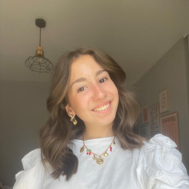 Babysitter in Uzein: Pauline