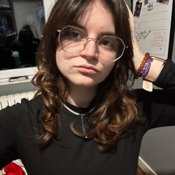 Babysitter in Pecquencourt: Venusia