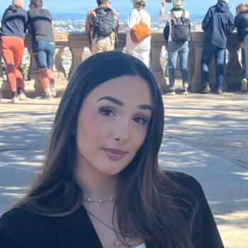 Babysitter Saint-Quentin-Fallavier: Nelly