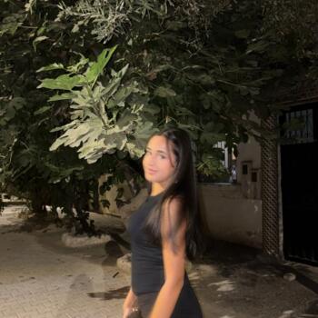 Babysitter a Carrara: Khadija
