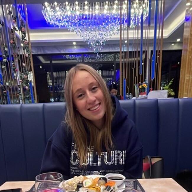 Babysitter in Château-l'Abbaye: Juliette