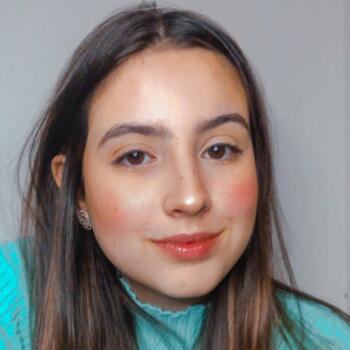 Babysitter in Blumenau: Naomi