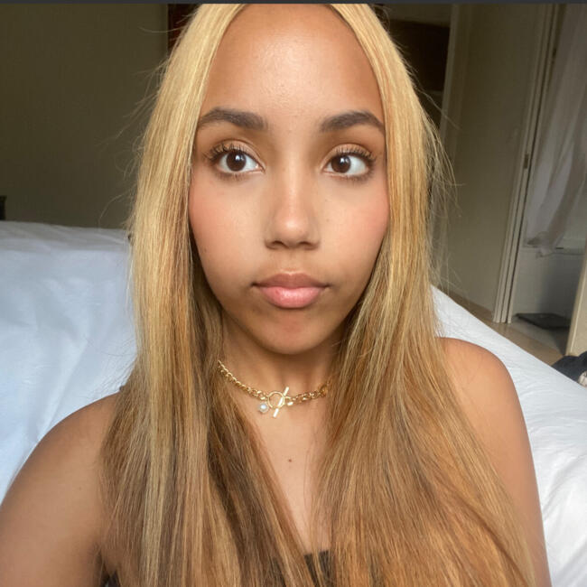 Babysitter in Ferney-Voltaire: Zhora