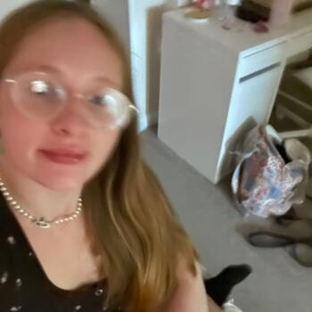 Babysitter in Exeter: Shania