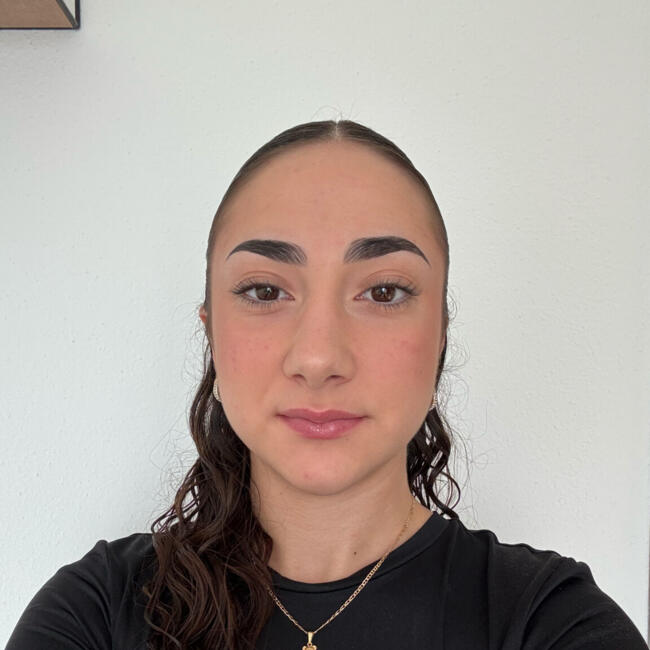 Babysitter in Villeneuve: Alena