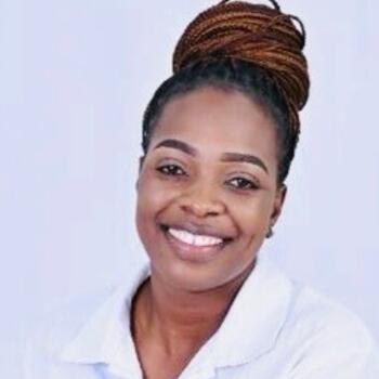 Babysitter Jazīrat Abū Z̧aby: Luckia