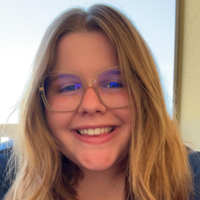 Babysitter in Hauteville-sur-Fier: Alexia