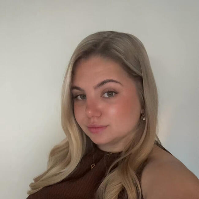 Babysitter in Charmes: Mélinda