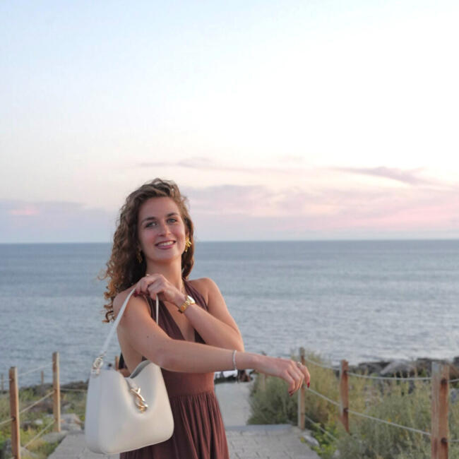 Babysitter in Oeiras: Lisa