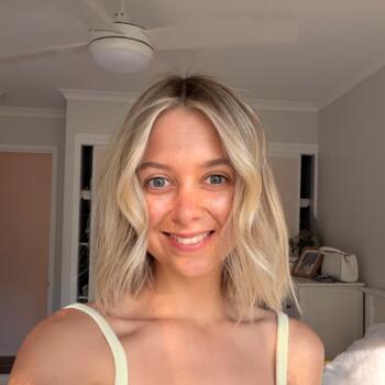 Babysitter Hervey Bay: Abbey