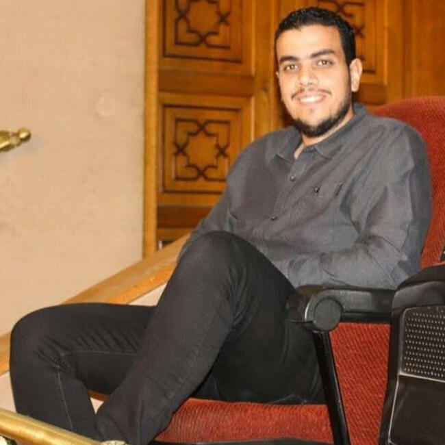 وظيفة جليسة أطفال في القاهرة: Hazem