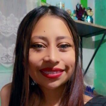 Babysitter in Pasto: Angela
