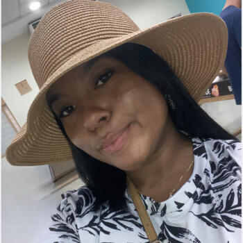 Babysitter Panama City: Yeisis