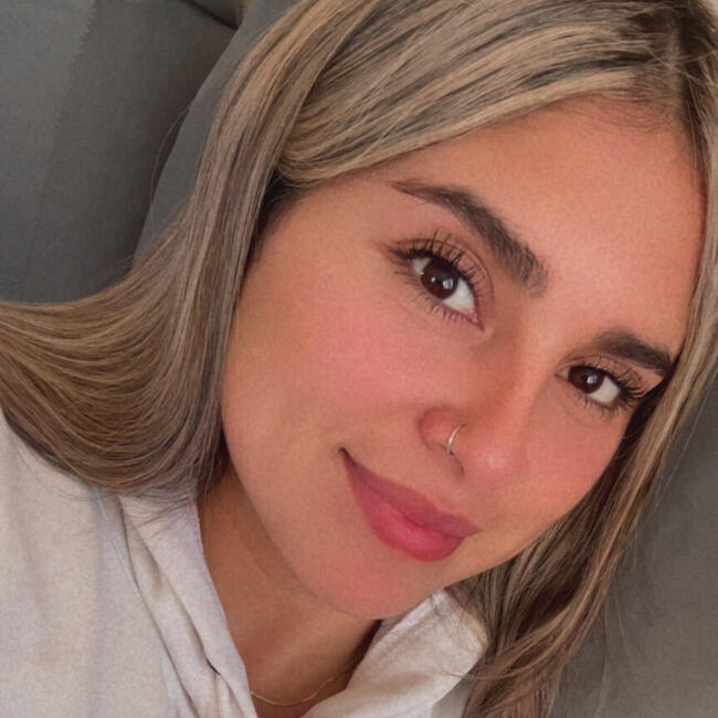 Babysitter in Los Ángeles: Daniela alejandra