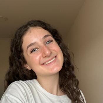 Babysitter in Bron: Tess