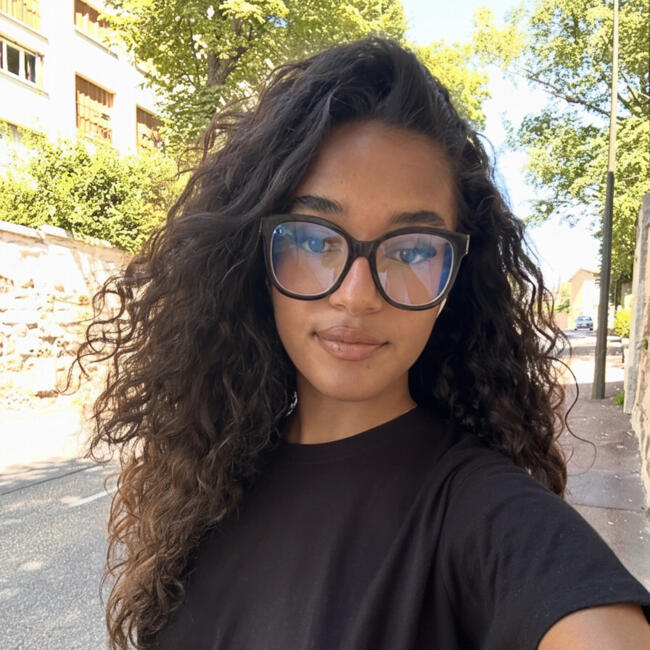 Babysitter in Saint-Germain-en-Laye: Gabriela