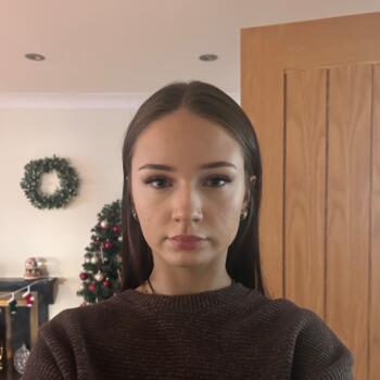 Babysitter in Prenton: Aiva