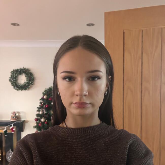 Babysitter in Prenton: Aiva