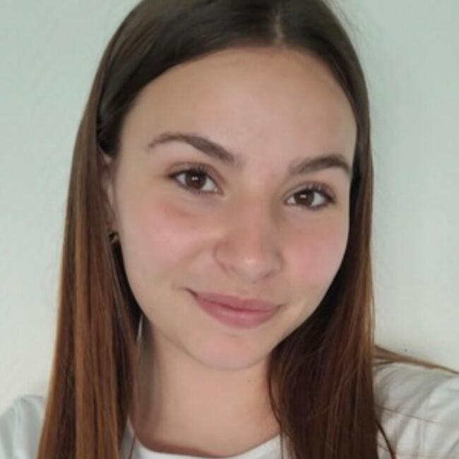 Babysitter in Biard: Lyséa