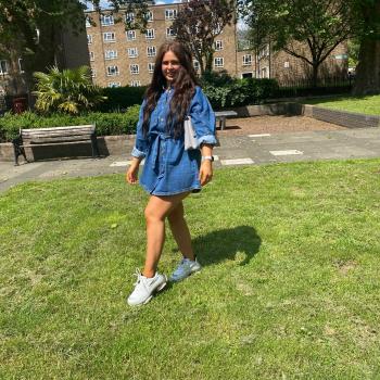 Babysitter in Bagshot: Emily