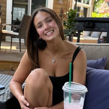 Babysitter in Chicago: Isabella