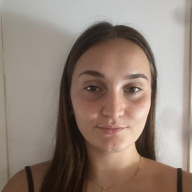 Nanny in Moraleja de Enmedio: Candela